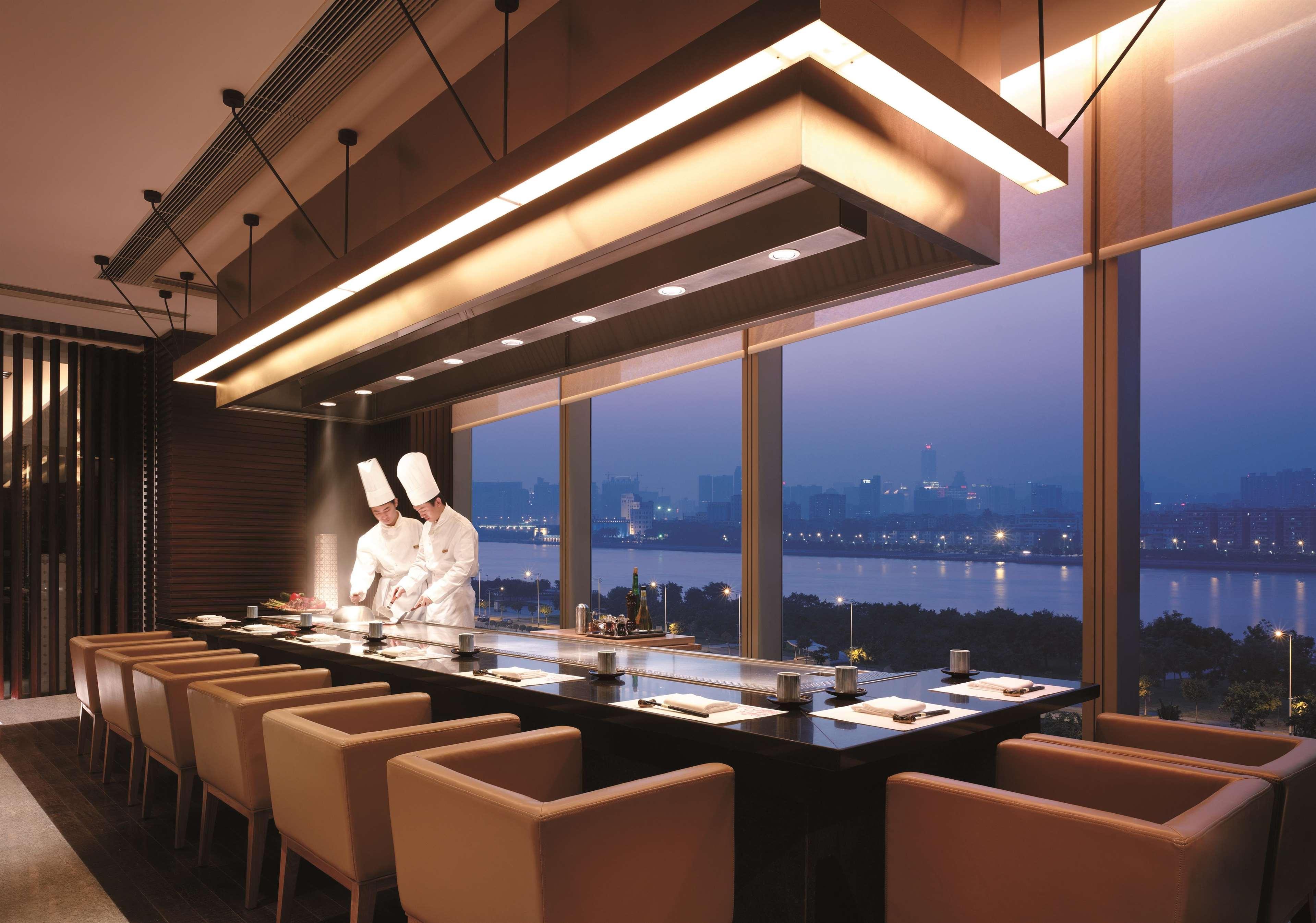 Shangri-La Guangzhou-3 Minutes By Walking To Canton Fair Complex Екстериор снимка